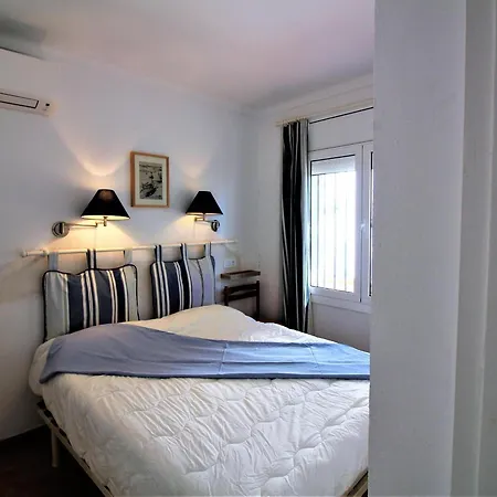 Holiday home 8002 - Torrinos 50, Casa Aislada De Todo Ruido, Con Fantastica Vista Al Mar, Gran Terreno De 100m2 Con Barbacoa, Rodeada De Vegetacion, Intimidad Asegurada. 2 Garajes. - Es-258-91 Roses